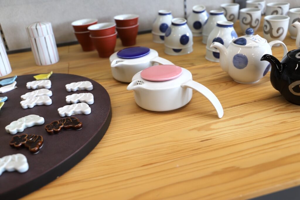 Yoshida Ware Teapots and Chopstick Rests